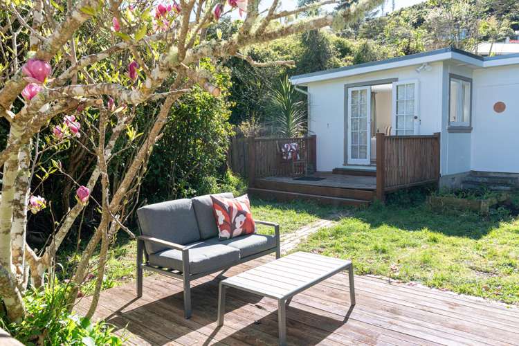 27 Victory Avenue Karori_16