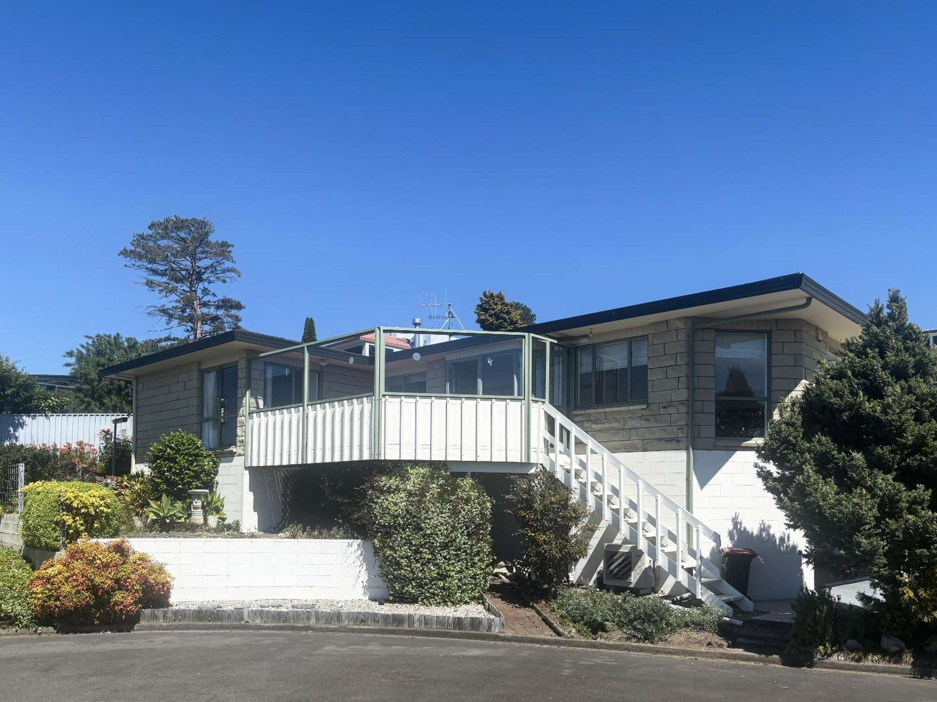 2/89 Churchill Drive 10792_0