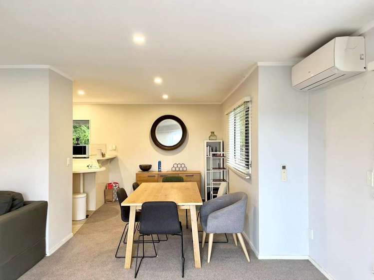 36B Greenvalley Rise Glenfield_8