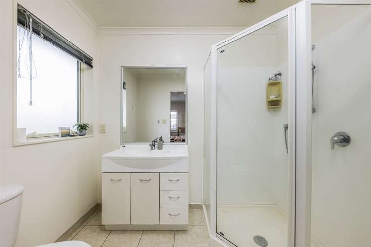 9a Clark Road Pahurehure_10