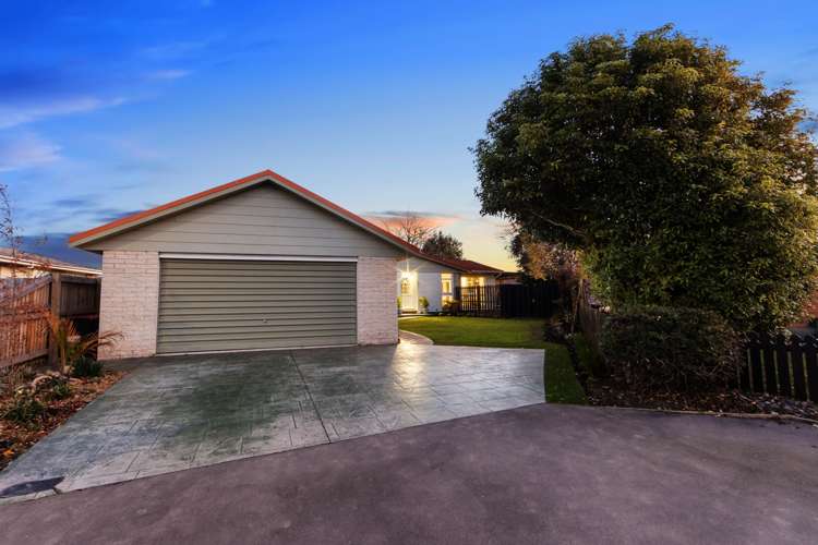 15 Denniston Crescent Redwood_19