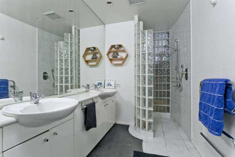 2/51 Rangitoto Terrace Milford_17