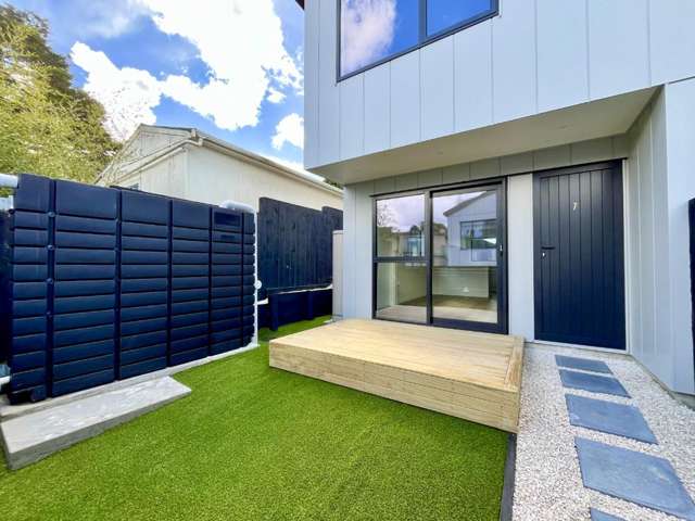 Brand New 2 Bedroom Townhouse in New Windsor