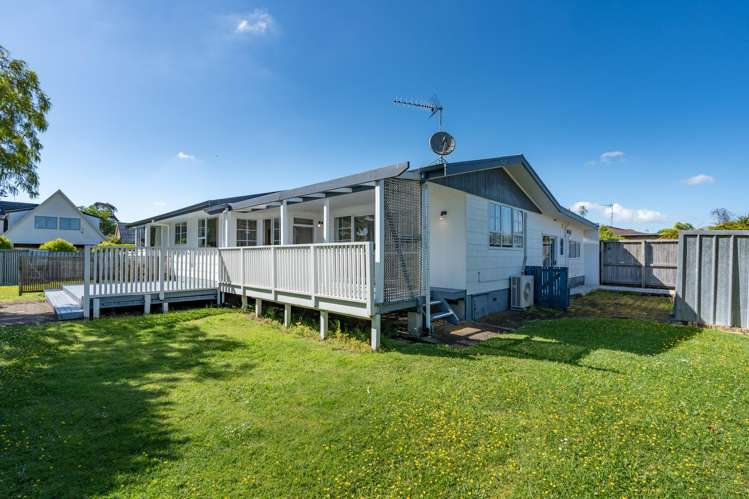 17 Sandalwood Drive Dinsdale_15