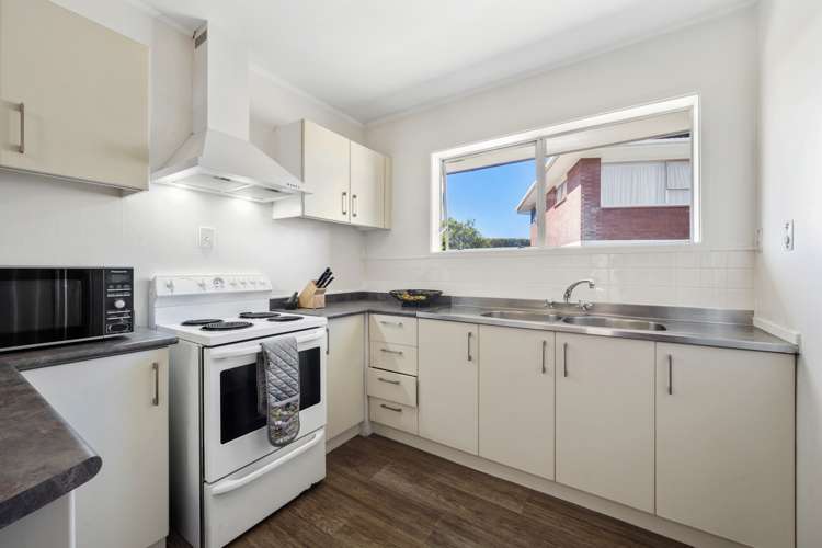 2/42 Luton Avenue Sunnyhills_6