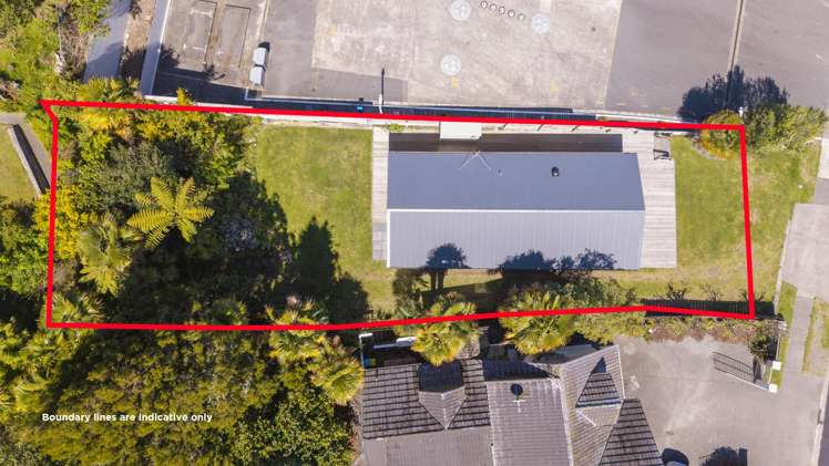 1/202 Lake Terrace Waipahihi_32