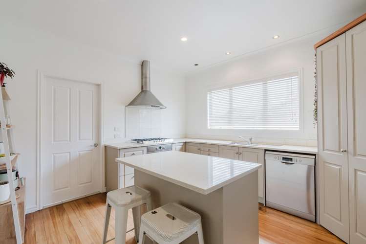 55 Plunket Terrace Hamilton East_7