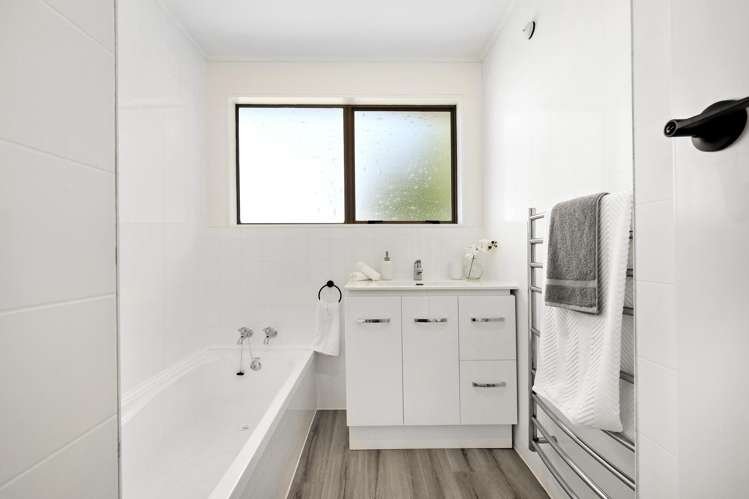 5 Sasanqua Way Crofton Downs_8