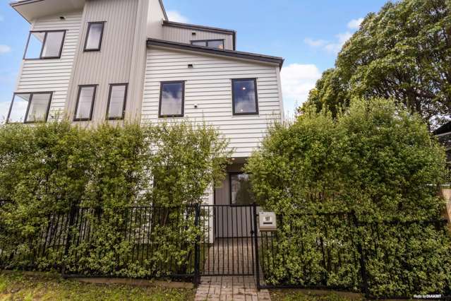 16F Sheridan Drive New Lynn_2