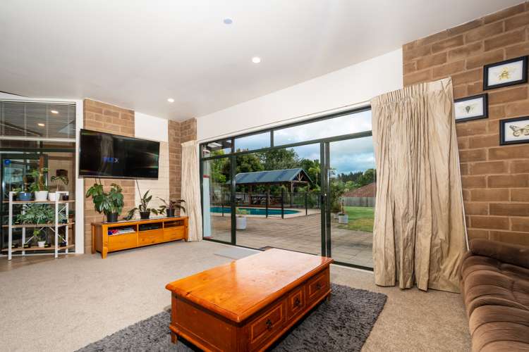 8 Cloverfields Drive Waimauku_12