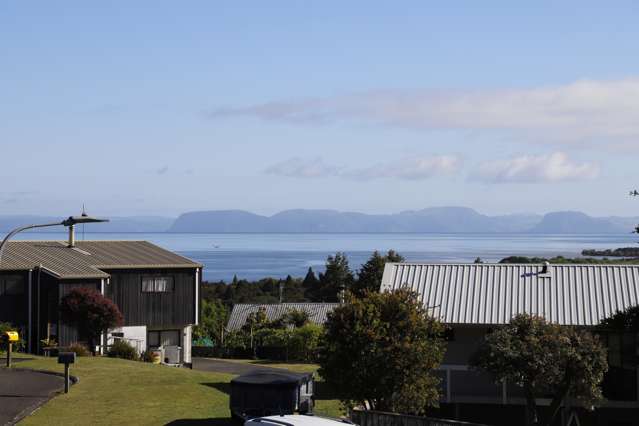 11 Paurini Place Motuoapa_1