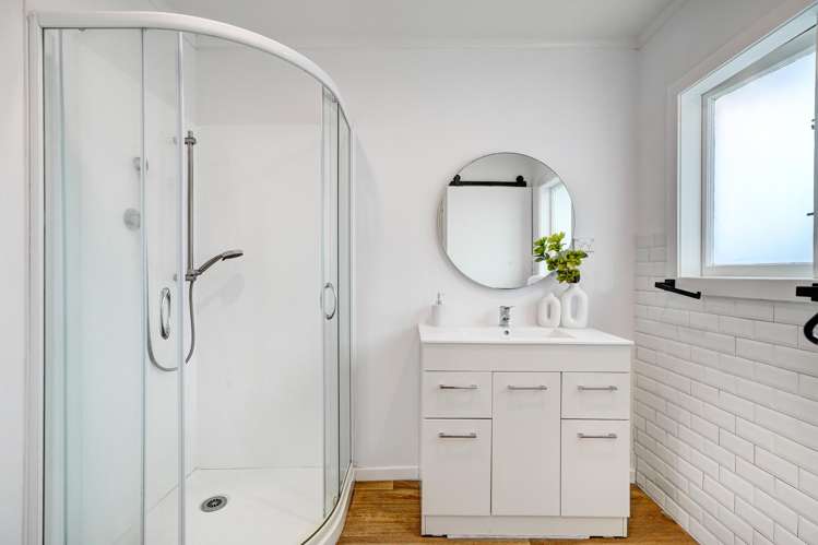 1/9 Corrella Road Belmont_14