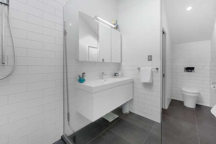 2/8 Phillip Parade Forrest Hill_15