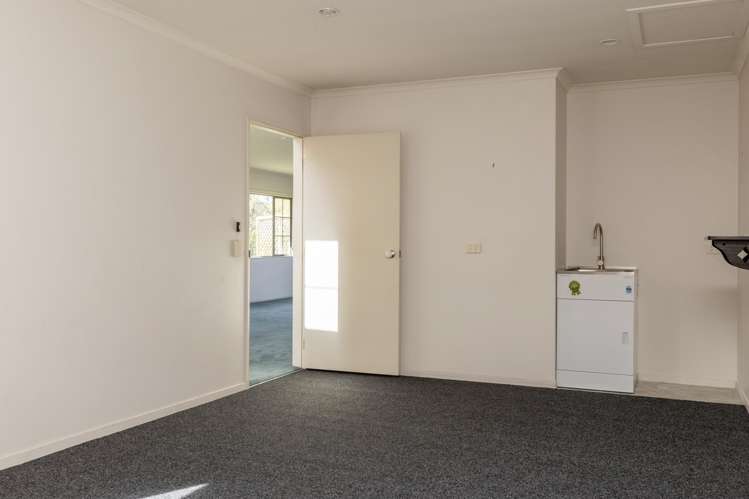 41 Lakeridge Close Rangatira Park_19