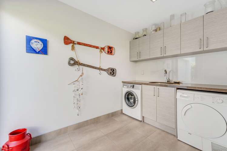 8 The Parade Bucklands Beach_12