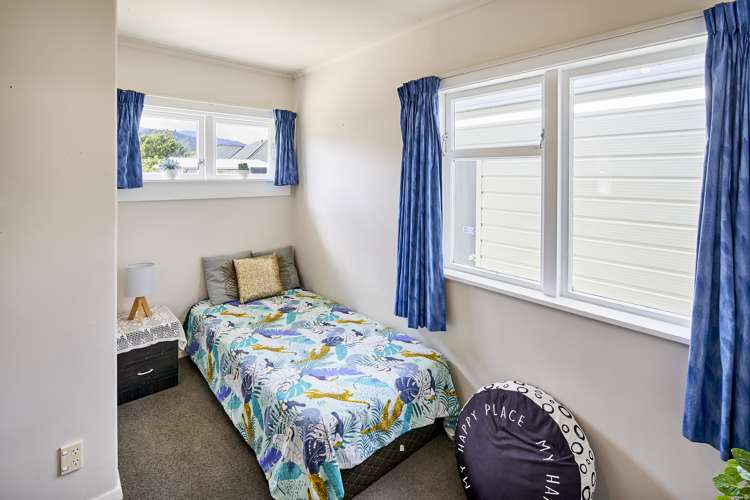 2/46 Hyde Street Wainuiomata_15