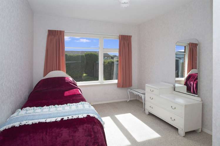 347 Breezes Road Aranui_8