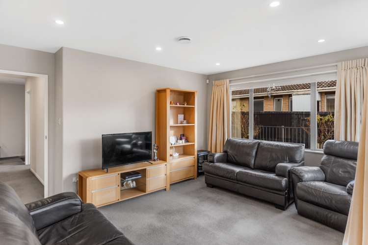 1/88 Travis Road Burwood_8