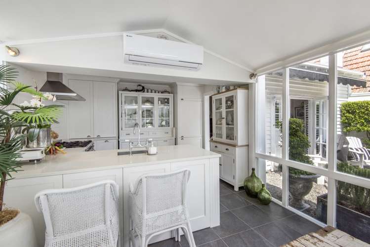 10 Queens Parade Devonport_16