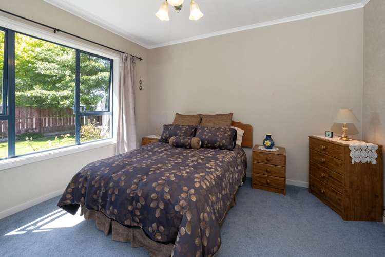 63 Racecourse Road Allenton_11