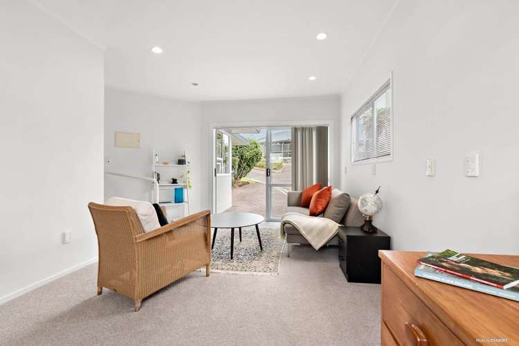 18/10 Gerard Way Saint Johns_11