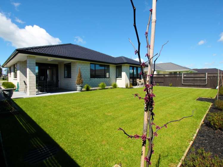 27 Plescher Crescent Leamington_5