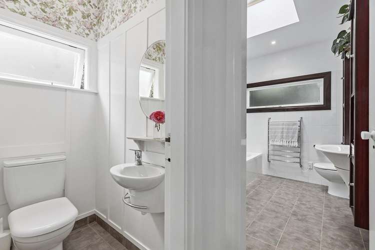 4A & 4B Whitianga View Paremata_30