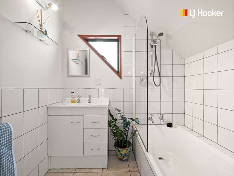 14 Waikana Street Broad Bay_17