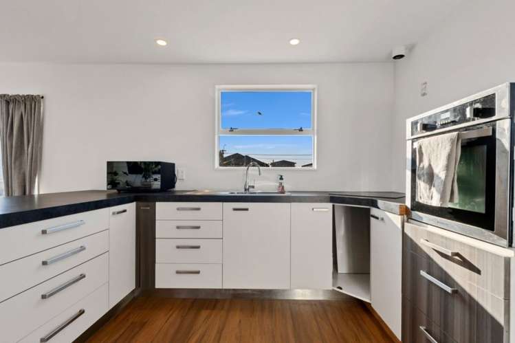 192a Breezes Road Aranui_3