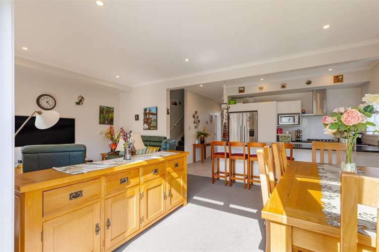 113 Bonair Crescent Silverdale_8