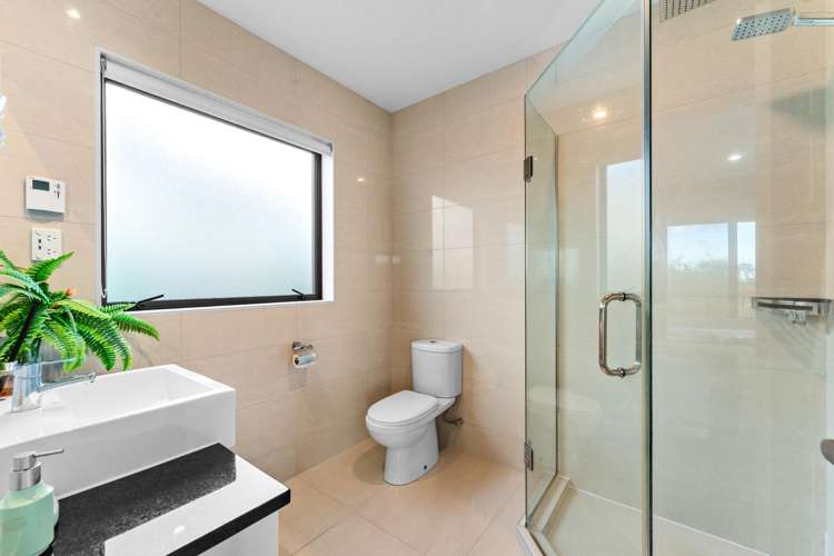 83 Lake Panorama Drive Henderson Valley_10