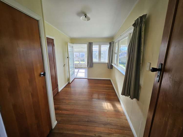 433 Main Road Kaiata_9