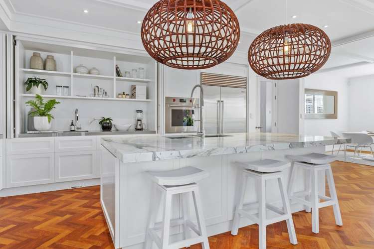 1 Courtneys West Harbour_8