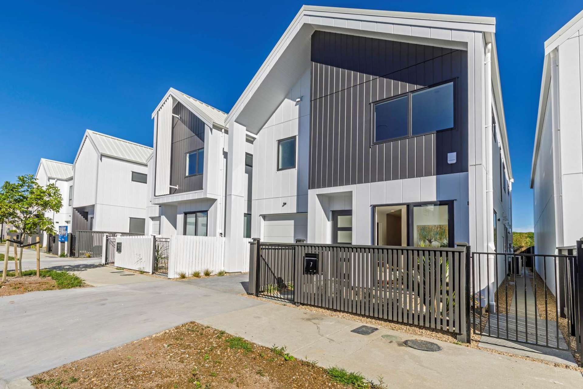 7 Green Bamboo Road Hobsonville_0