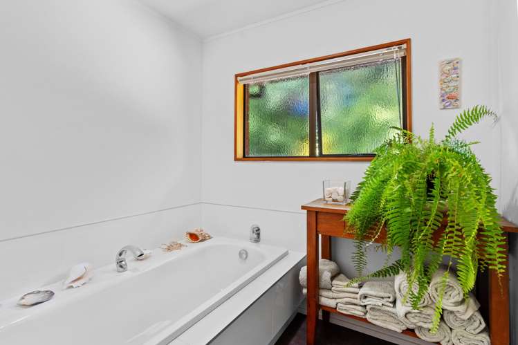 57 Weir Crescent Onerahi_24