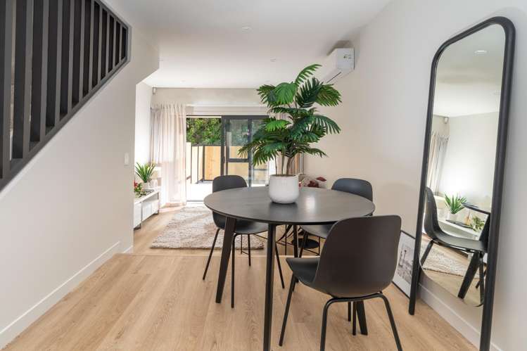 2/61 Madras Street_4