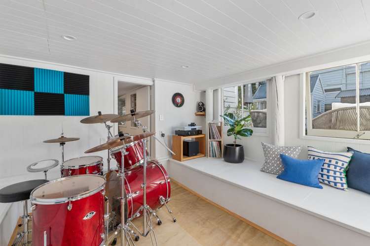 31 Queens Parade Devonport_24