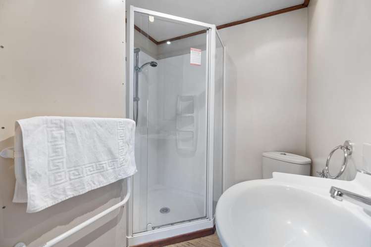 48 Wynyard Crescent Fernhill/Sunshine Bay_21