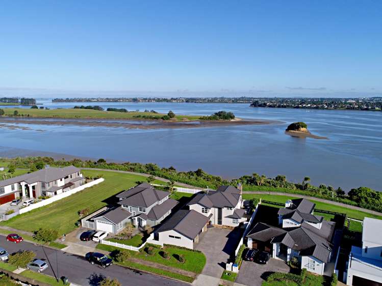 11 Milano Boulevard Karaka_16