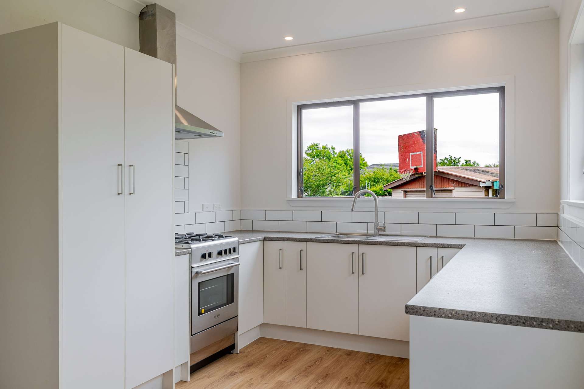 38 Savage Crescent West End_0