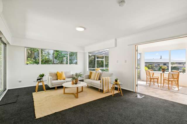 27 Turriff Crescent Tawa_1