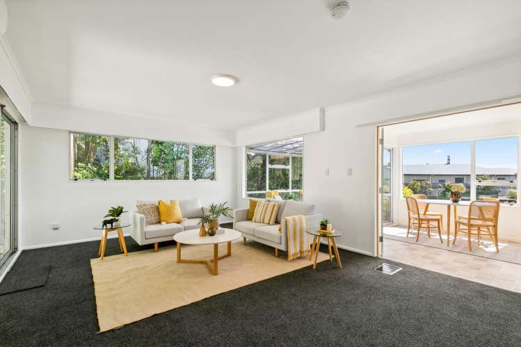 27 Turriff Crescent Tawa_1