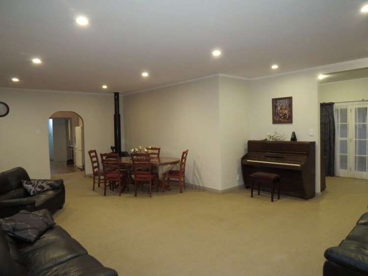 32 Albert Street Pahiatua_3