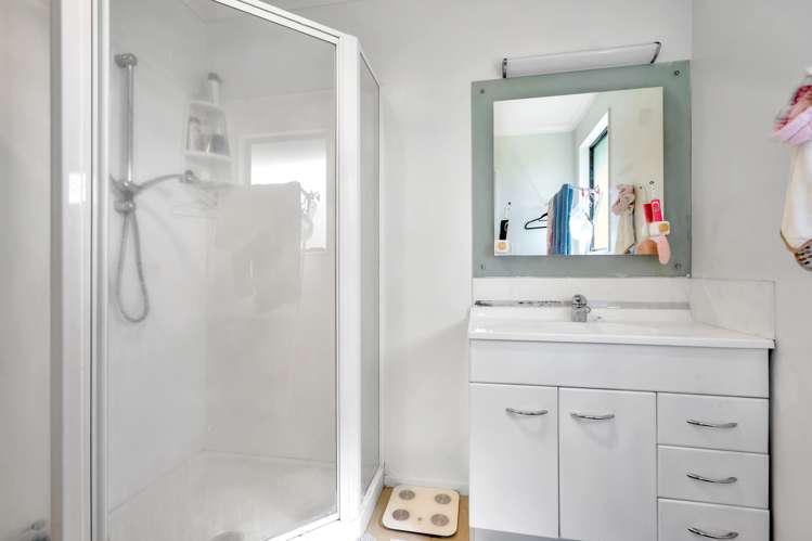 2/127 Coronation Road Papatoetoe_17