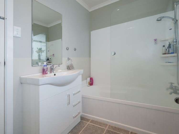 12 Hollard Grove Avalon_12