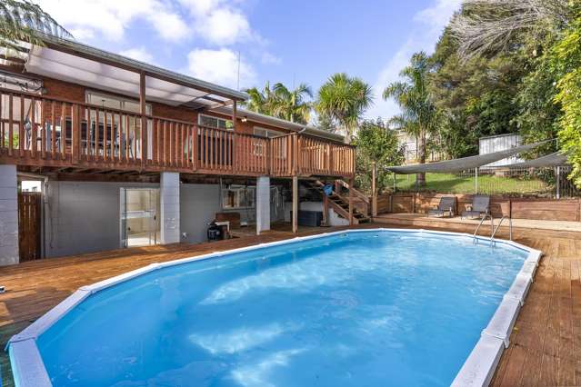 Family Living in the Heart of Mairangi Bay