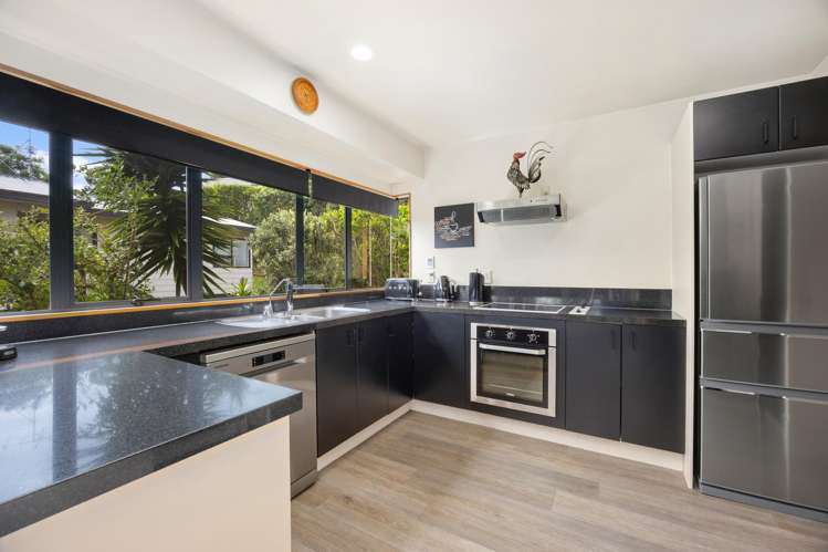 1/96 William Bayes Place Red Beach_12