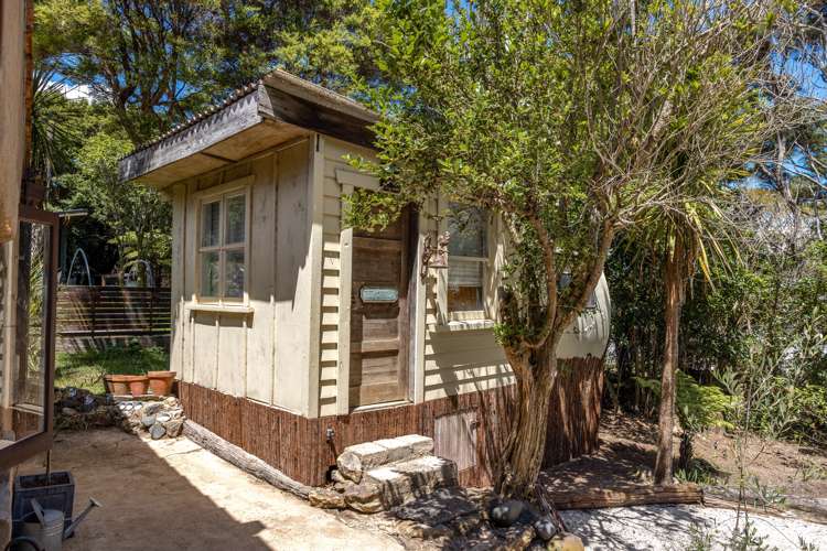 21 Te Makiri Road Onetangi_18