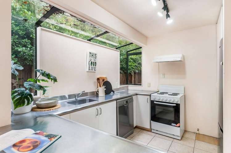 24A & 24B Picton Street Freemans Bay_7