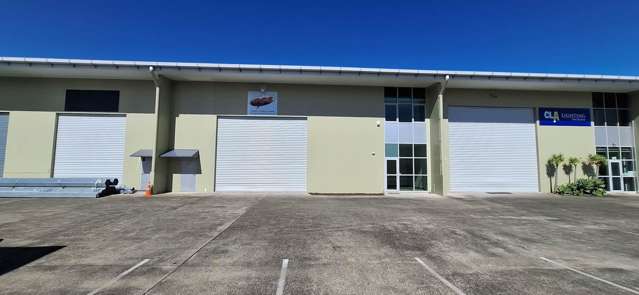 EXCEPTIONAL 373M² INDUSTRIAL UNIT
